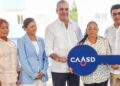 Presidente Abinader entrega 144 apartamentos a desplazados de la cañada de Guajimía