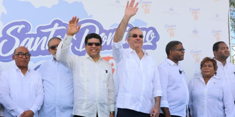 Abinader lleva programa “Gobierno Contigo” al sector La Ureña