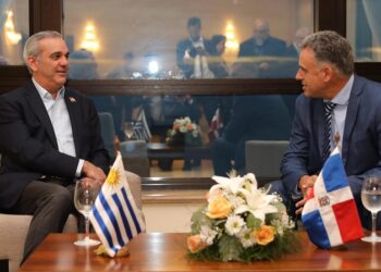 Presidente Abinader se reúne en Montevideo con el mandatario electo uruguayo, Yamandú Orsi