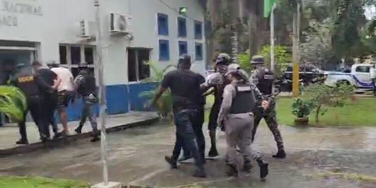 Policía desmantela banda criminal dedicada a asaltos en el Distrito Nacional