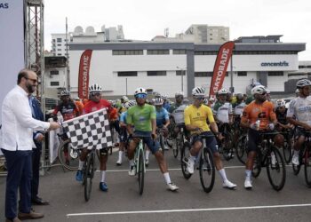 Banreservas marca la salida Vuelta Ciclística Independencia Nacional edición 46