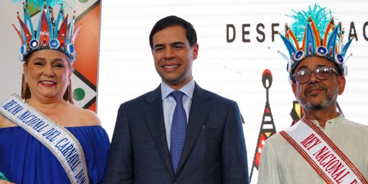 Ministro de Cultura anuncia desfile de Carnaval con más de 5 millones en premios