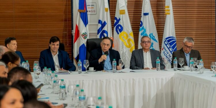 Recaudación de empresas distribuidoras de electricidad alcanza los USD2.040 millones anuales en 2023 y 2024