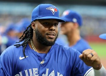 ¿Qué pasará con la extensión de Vlad Jr.? Sólo quedan horas