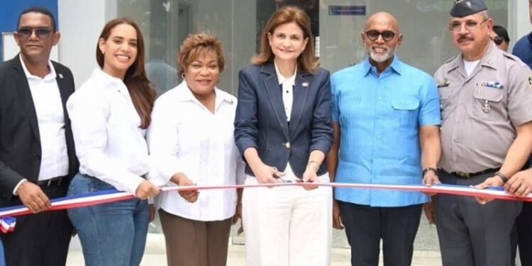 Gobierno inaugura destacamento policial en Las Cinco Esquinas de Guaricanos