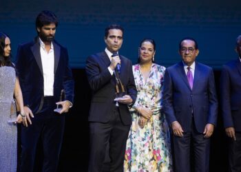 Fernando Santos Díaz recibe el reconocimiento «Pericles Mejía»