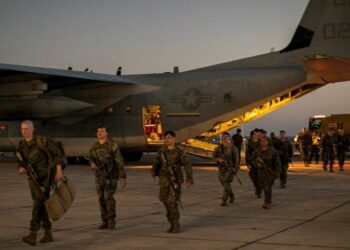 Marines estadounidenses llegan a Guantánamo para «ampliar» un centro de detención de migrantes