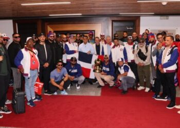 Gran recibimiento al Escogido en el AILA tras ganar Serie del Caribe
