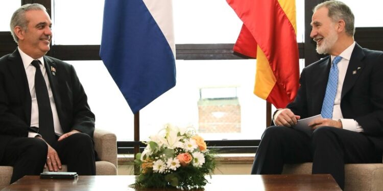 Presidente Abinader se reúne con el rey de España