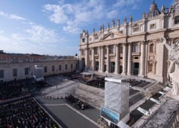 Catequesis de Francisco: «¡Dios es misericordia y nos espera siempre!»