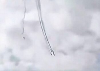 Dos aviones de la Fuerza Aérea francesa colisionan en el aire