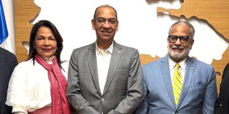 Deligne resalta vitalidad de comunidad dominicana en España