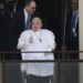 VIDEO: El papa Francisco aparece en público por primera vez tras su hospitalización
