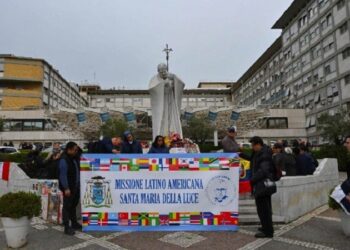 El Papa presenta mejorías graduales gracias al tratamiento