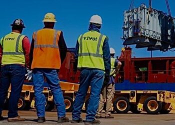 El Puerto de Ponce recibe cuatro transformadores para las primeras plantas de energía limpia en el sur