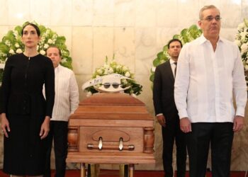 Presidente Abinader asiste a homenaje póstumo al merenguero Rubby Pérez