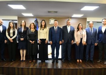 JCE presenta proyecto de nueva Cédula de Identidad y Electoral a miembros del CONEP y de ANJE