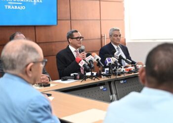 Gobierno anuncia aumento salarial de un 25% al sector de zonas francas industriales