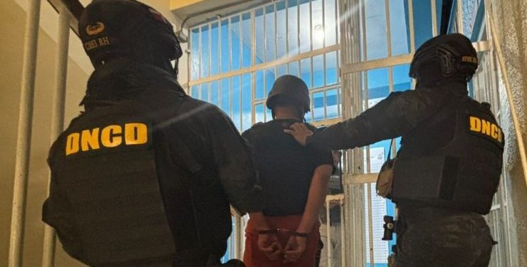 Un hombre acusado de narcotráfico es arrestado al llegar al país deportado de EEUU