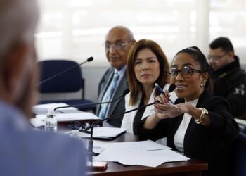 Favorece conceder permanencia a directores escolares