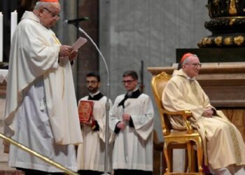Parolin: Juan Pablo II, peregrino incansable, bendice a la humanidad herida