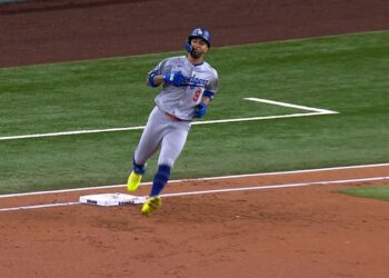 Bravos firman a Eddie Rosario y envían a Jarred Kelenic a Triple-A