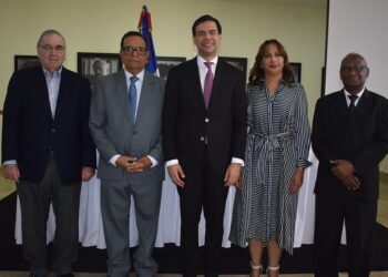 Otorgan a Eleanor Grimaldi Premio Biblioteca Nacional de Literatura Infantil 2025