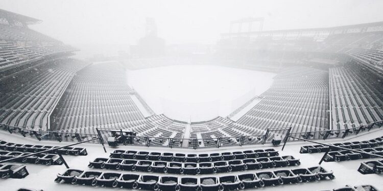 Suspenden por nieve juego de Nacionales-Rockies; habrá doble tanda el domingo