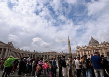 El abrazo del pueblo al Papa: «Un faro de solidez y esperanza en tiempos de caos»
