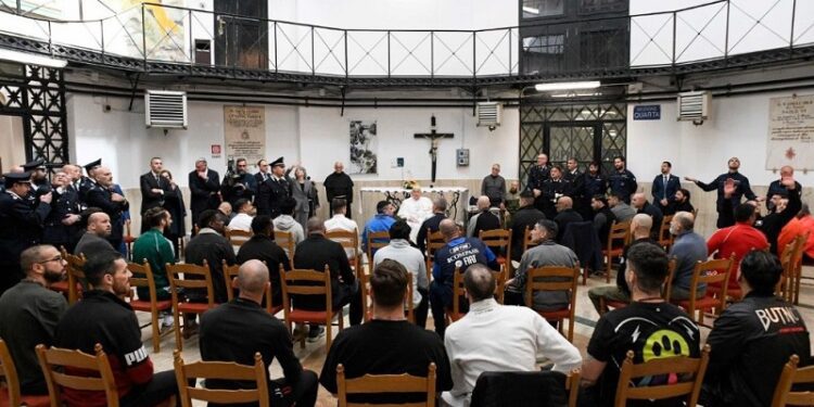 Jueves Santo: El Papa Francisco visita la cárcel Regina Coeli