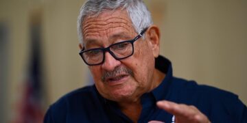 Bomberos buscan establecer colaboración con el Colegio de Ingenieros y Agrimensores de PR
