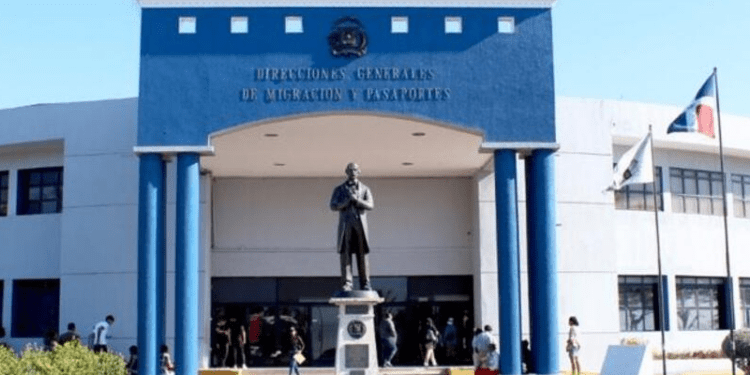 Un haitiano muere al saltar de edificio para evitar deportación