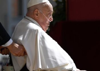 El Papa de sorpresa en San Pedro para rezar ante la tumba de San Pío X