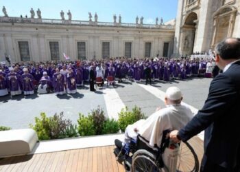 El Papa en Santa Marta: mejorías en la motricidad, la respiración y la voz