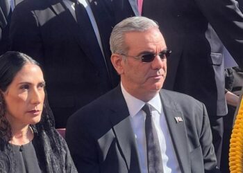 Presidente Abinader y primera dama Raque Arbaje asisten al funeral del Papa Francisco