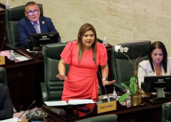 Cámara ordena proyecto piloto para crear una decena de escuelas STEAM