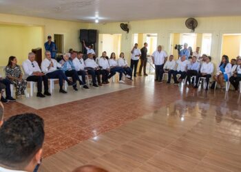 Presidente Abinader se reúne con comunitarios y autoridades de Espaillat y Puerto Plata