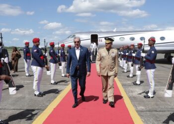 Presidente Abinader regresó al país desde EEUU