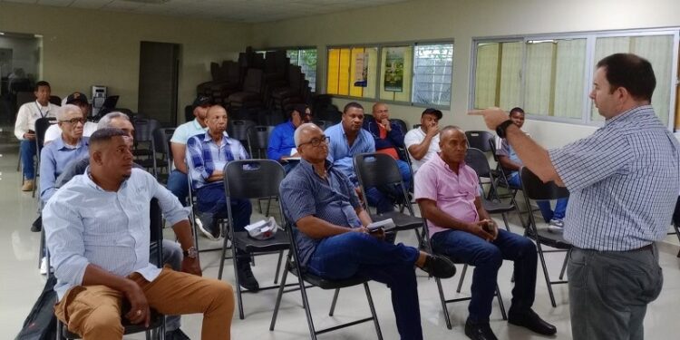 Agricultura impulsa estudio para reducir residuos de plaguicidas en la producción de chile picante