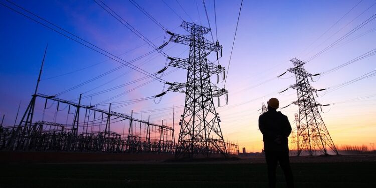 Caos en Francia: apagón deja sin luz a 160.000 hogares e interrumpe el Festival de Cannes