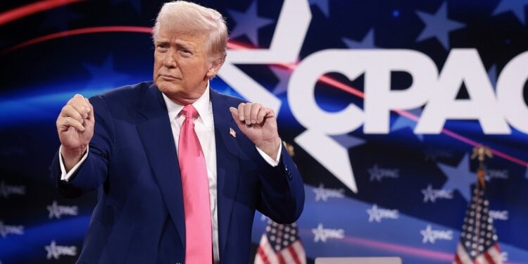 Un tribunal de apelación restablece los aranceles de Trump