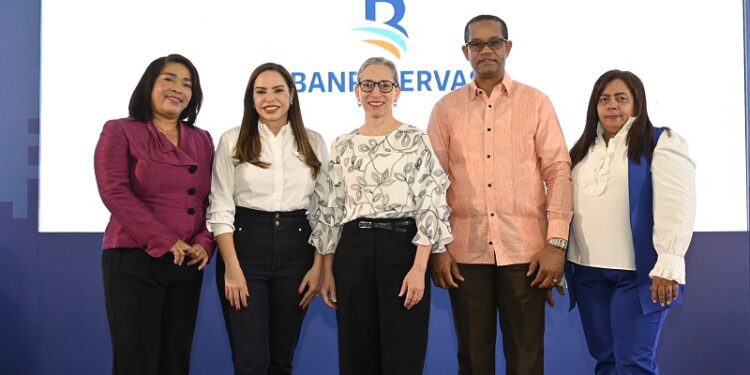 Banreservas realiza jornadas de educación financiera en centros educativos del Gran Santo Domingo