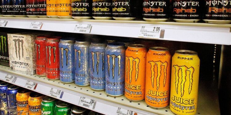 Las bebidas energéticas podrían elevar el riesgo de cáncer de sangre