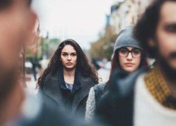 ¿Es el cáncer de colon la punta del iceberg?: Detectan aumento de 14 tipos de cáncer entre jóvenes