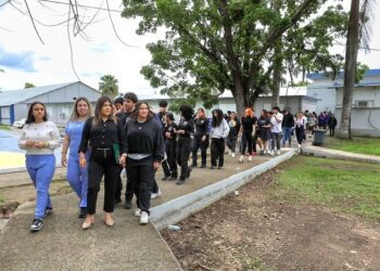 Comisión de la Cámara de Representantes evalúa denuncias de comunidad escolar en Caguas