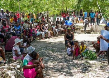 Haití: Las familias desplazadas luchan contra la muerte por dentro y por fuera