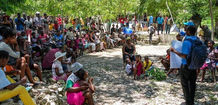 Haití: Las familias desplazadas luchan contra la muerte por dentro y por fuera