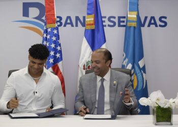 Banreservas y Juan Soto firman acuerdo para promover el orgullo de ser dominicano