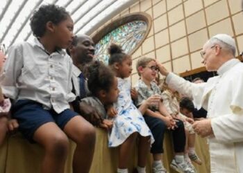 León XIV: Sean custodios de la memoria y constructores de la unidad