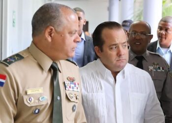 El ministro de la Presidencia y el de Defensa encabezan reunión de seguimiento al